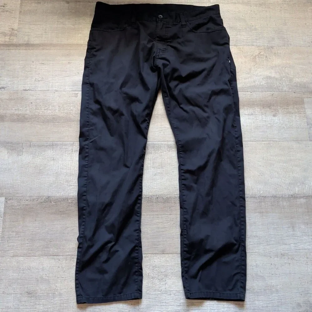 Oakley Pants Mens 38x32 Black Chino Relaxed Fit Casual Golf Outdoor Travel
